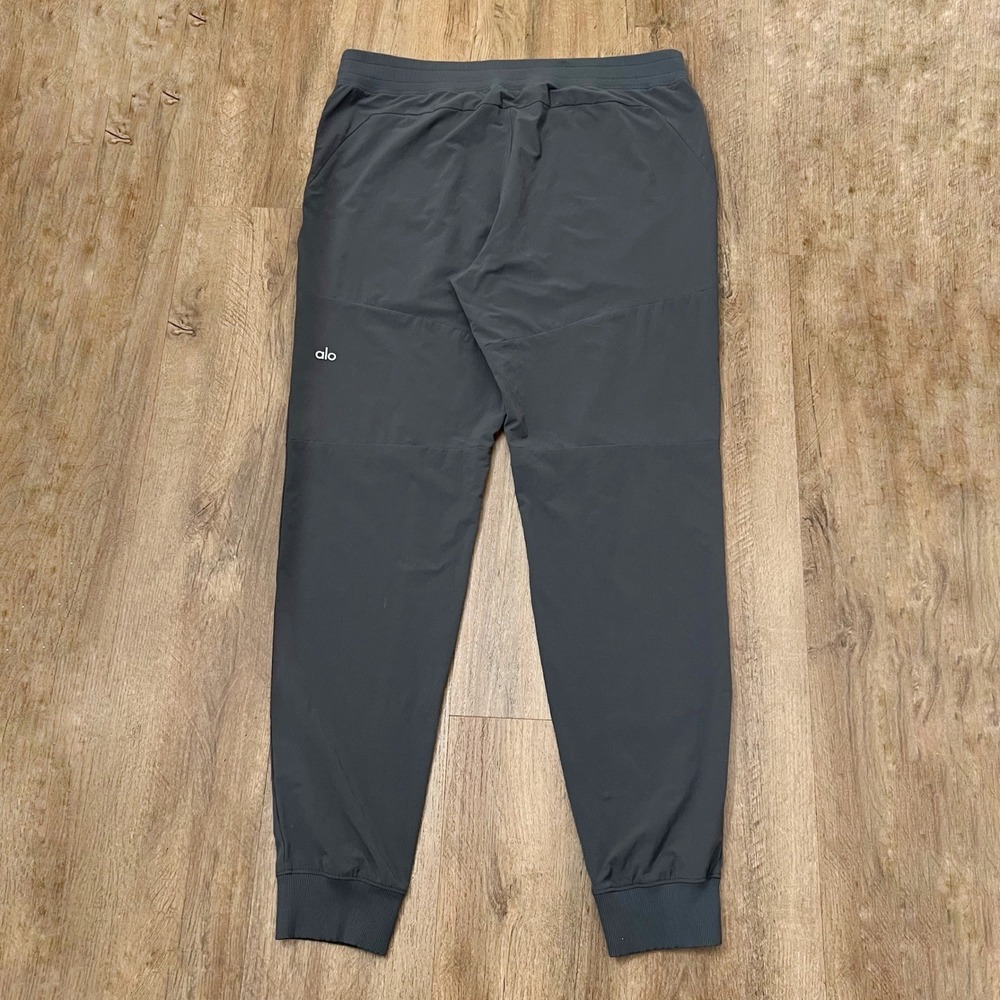 Alo Yoga Men's Co-Op Jogger Anthracite Grey Pants Size Medium - Picture 8 of 12